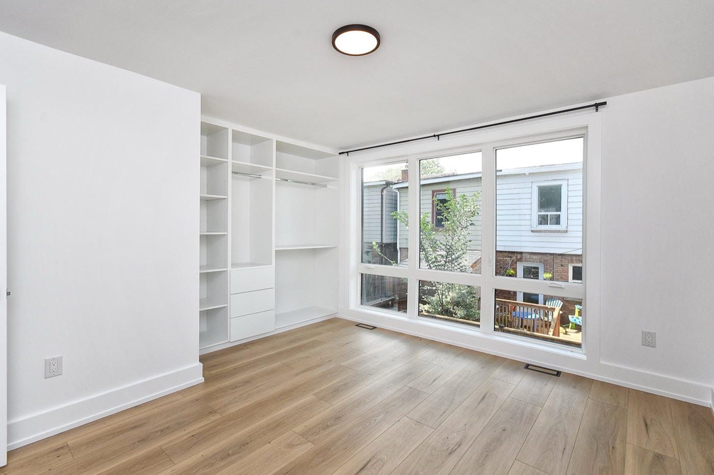 Dundas laneway suite — 2
